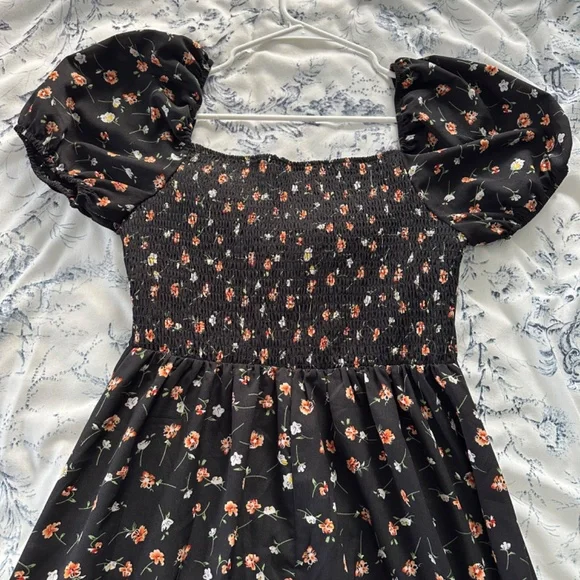 Black Floral Puff Sleeve Midi Dress - Picture 6 of 6